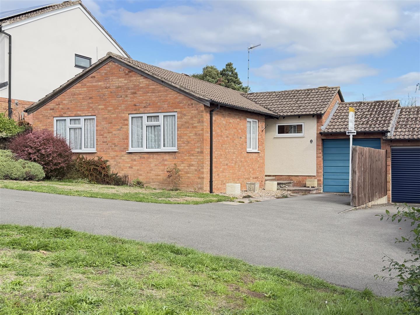 Lee Close, top of Woodloes Park, Warwick 3